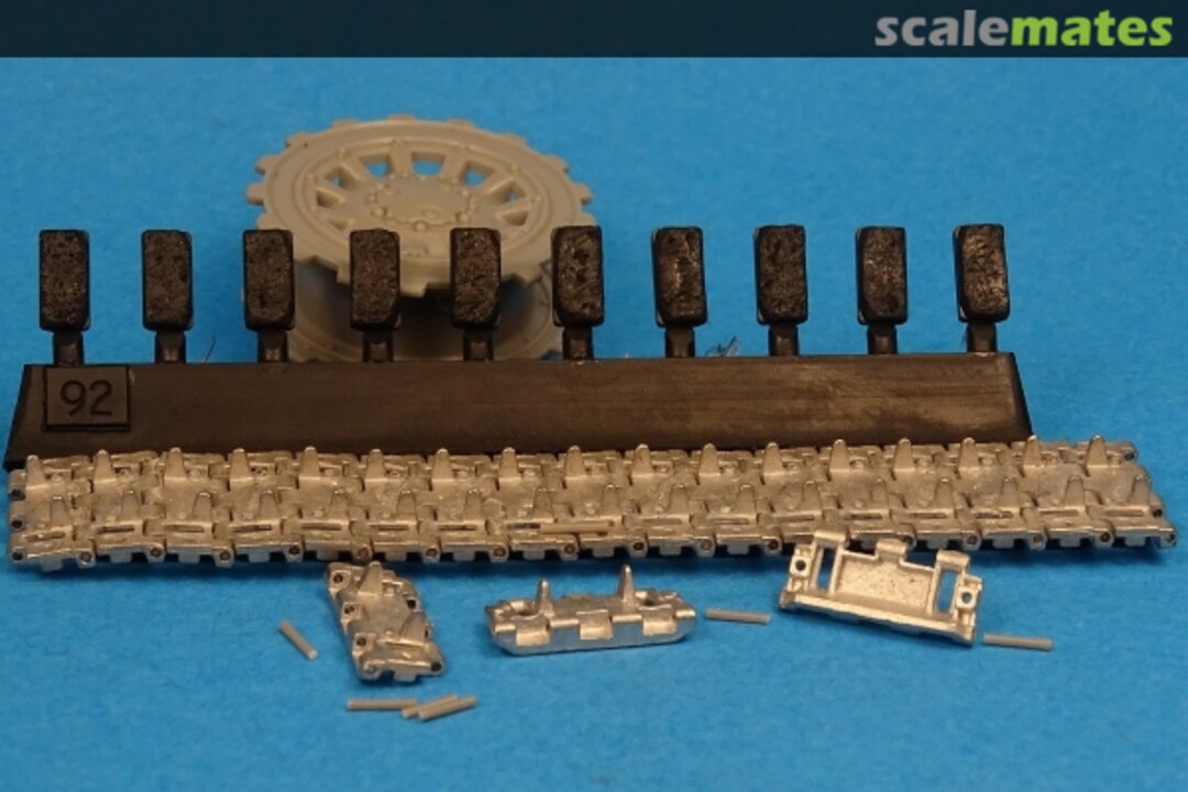 Boxart AMX-13 worn out rubber pads Tracks MTL35092 MasterClub Boxart AMX-13 worn out rubber pads Tracks MTL35092 MasterClub