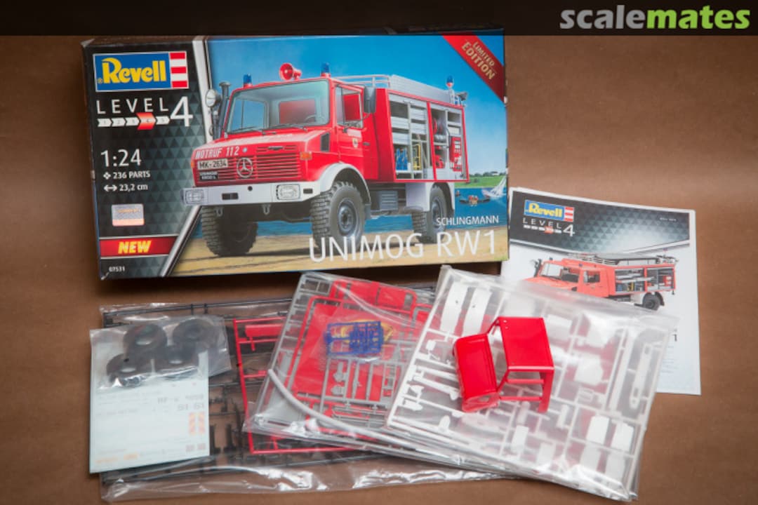 Contents Schlingmann Unimog RW1 07531 Revell Contents Schlingmann Unimog RW1 07531 Revell