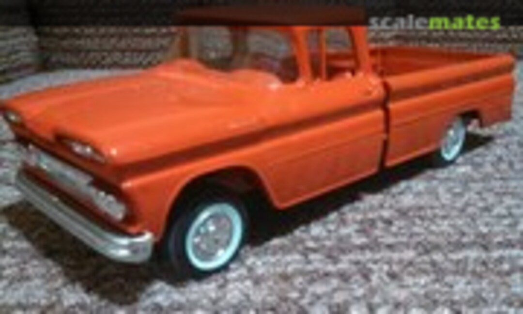 1:25 1961 Chevrolet Apache (SMP )