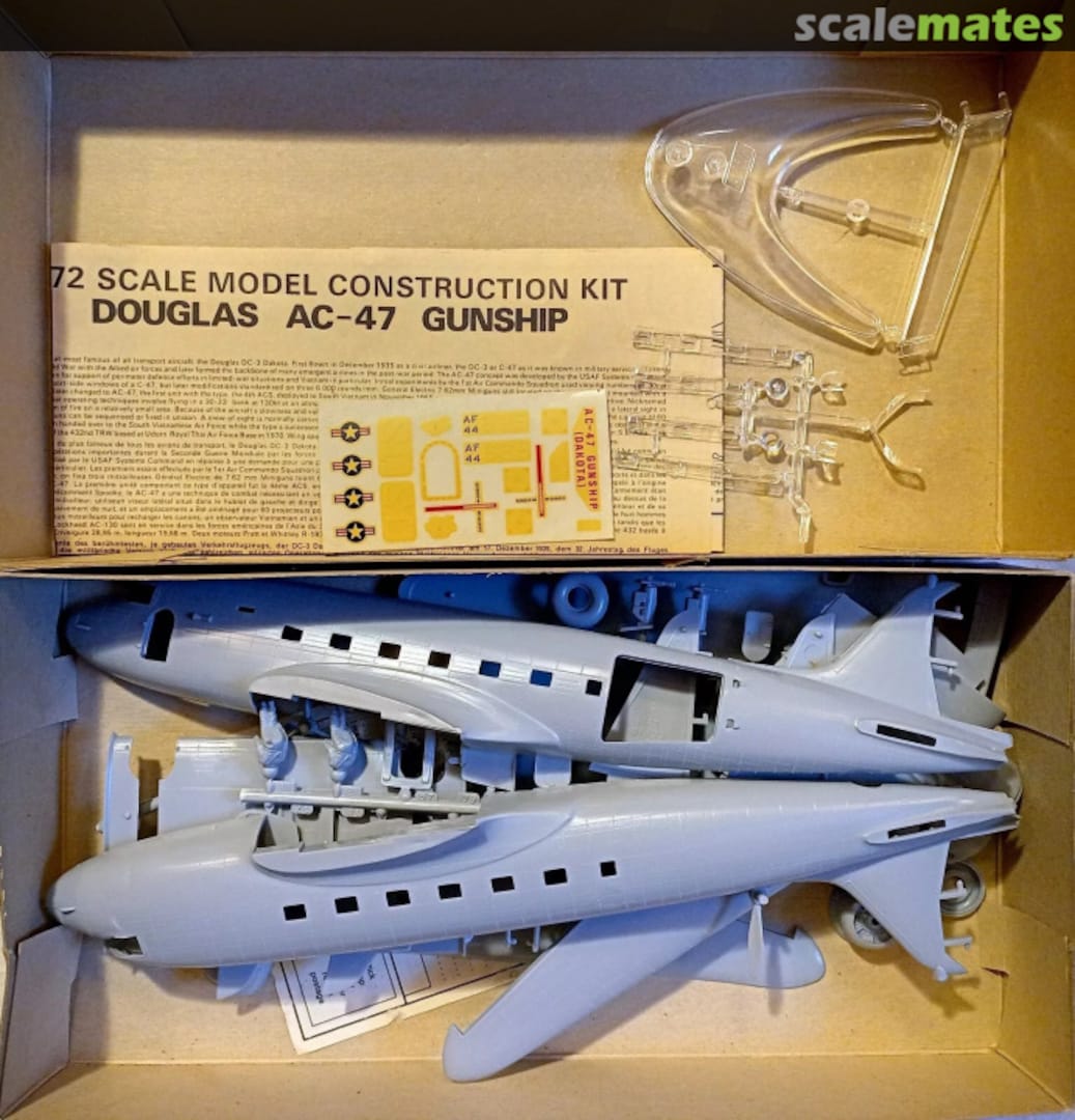 Contents Douglas AC-47 Gunship 04016-7 Airfix Contents Douglas AC-47 Gunship 04016-7 Airfix