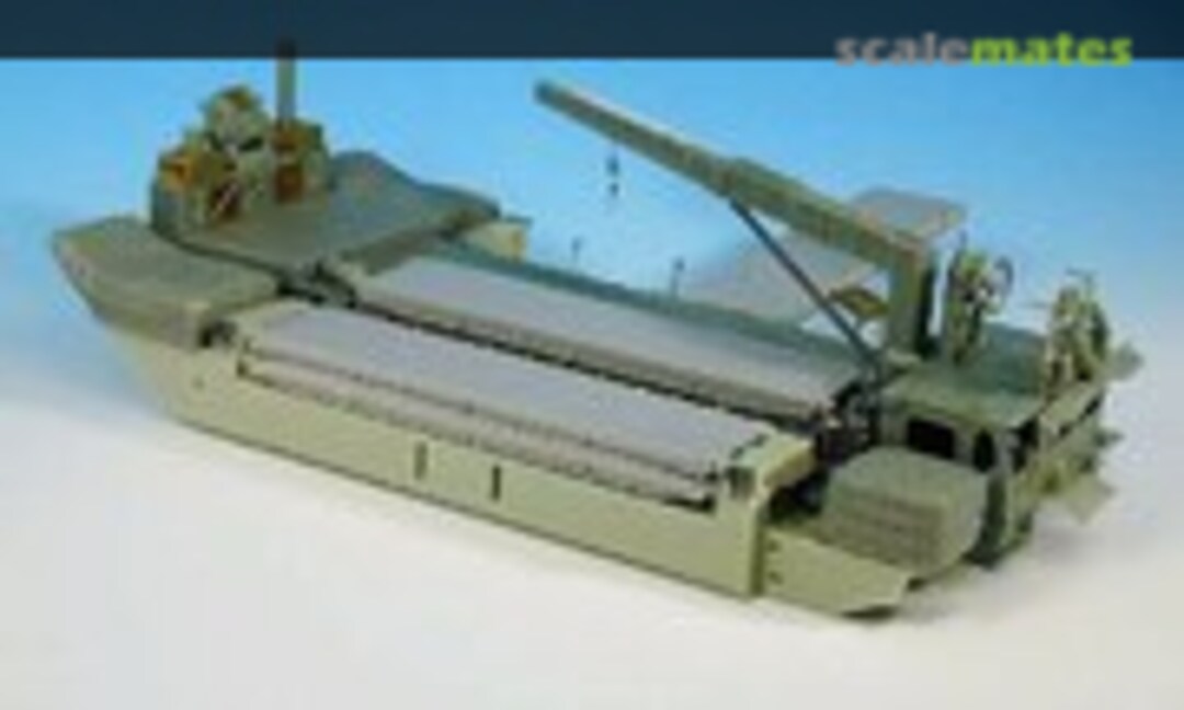 1:35 M2D ALLIGATOR Bridging Ferry (UK) (Accurate Armour K114D) K114D