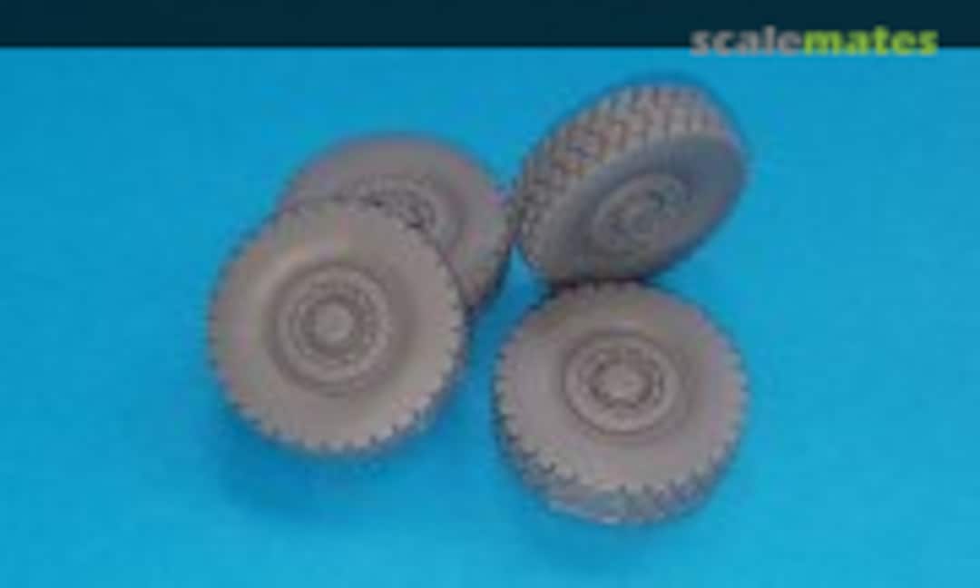 1:35 Husky CSV Weighted Wheels (Newland Models NM140) NM140