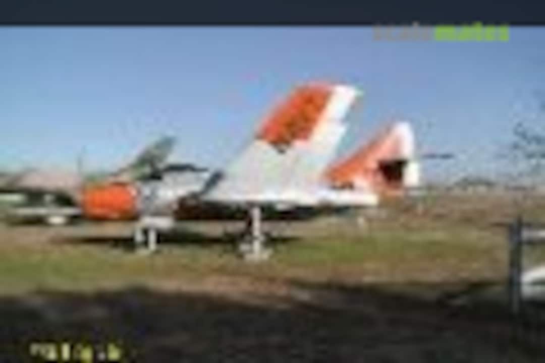 Grumman F9F-8 Cougar