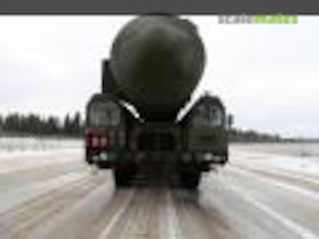 RT-2PM2 Topol-M ICBM TEL